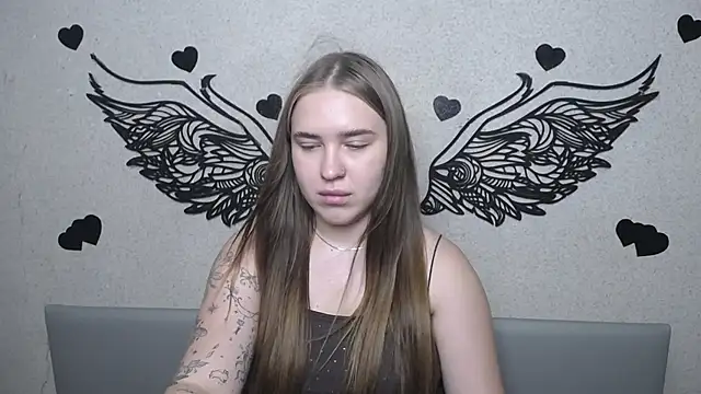 LauraHlot webcam