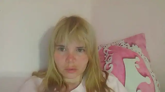 HornyElena webcam