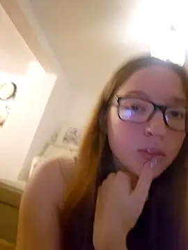 Freaky-Doll webcam