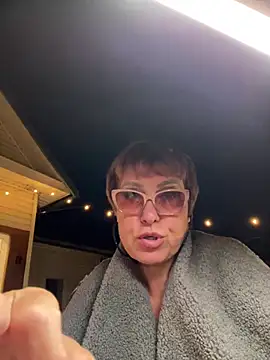 bettybutter_ webcam