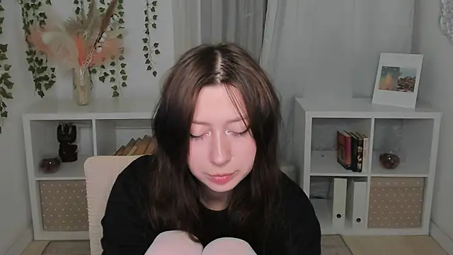 MiyuuNami webcam