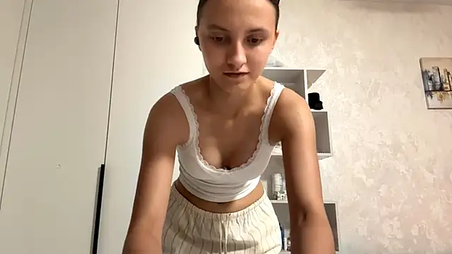 ErgoticEther live webcam show
