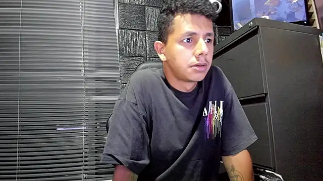 boy_bigcock24cm webcam
