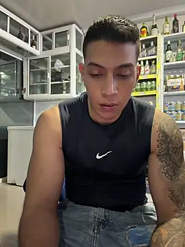 OliverWest04 live sex cam