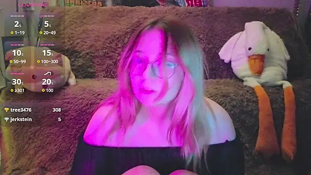 LeahBay webcam