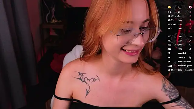 WICKEDEMBER live cam on StripChat