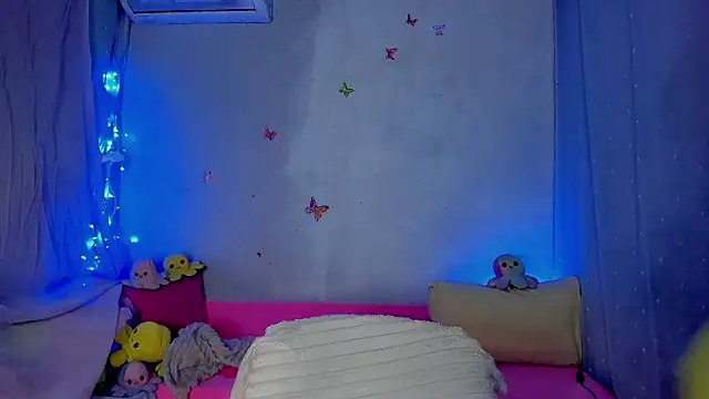 YourLizzyDoll live sex cam