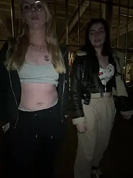 EllyNora webcam