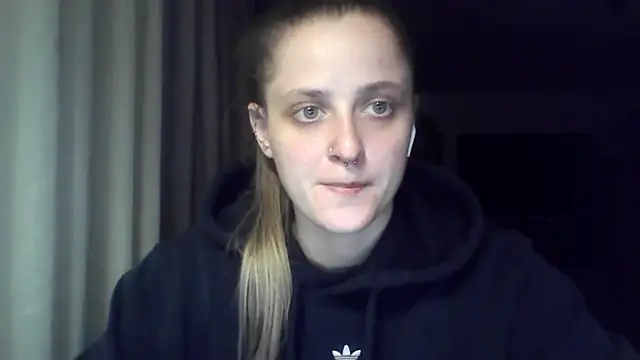 LeaWetGirl live webcam show