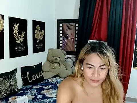 UrhotGoddess webcam