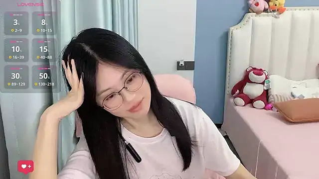 Luna-666 live webcam show