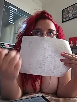 CURVY-HORNY webcam