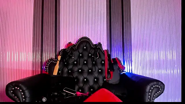Slave_Ebony webcam