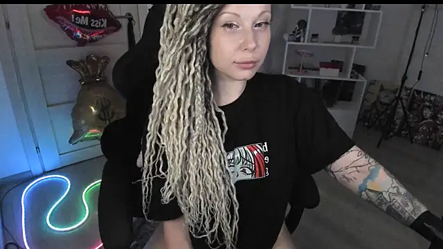 HoneySallyMoore live cam on StripChat