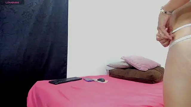 Olivia_Stevens webcam