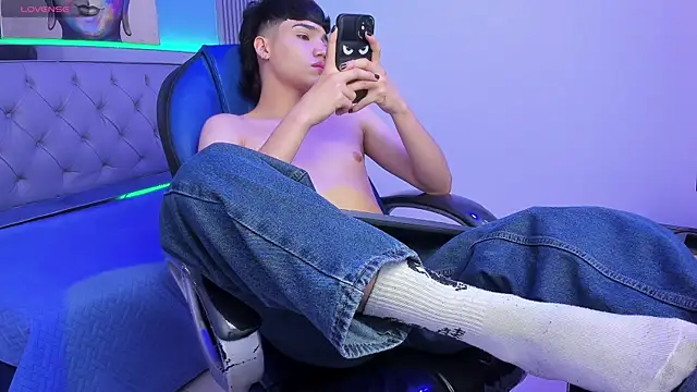 SamBlack_ live cam on StripChat
