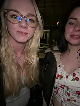 EllyNora webcam