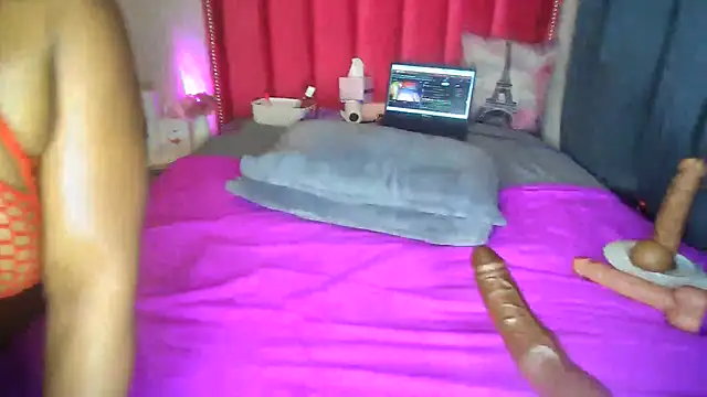 YummyThick_Yanaya webcam