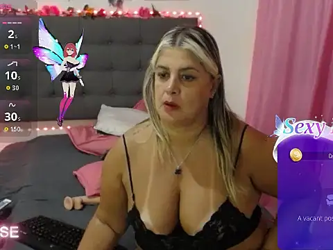 LenaDIaz live cam on StripChat