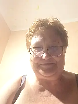 Katherine735 live cam on StripChat