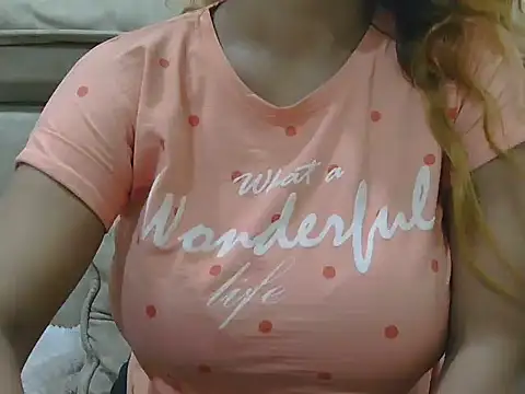 Miss_Eira webcam