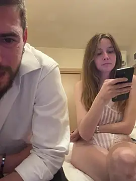 Atwsliiikizilll live webcam show