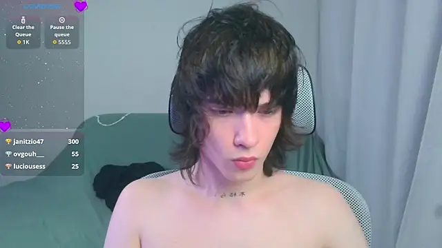 LeonBoykisser webcam