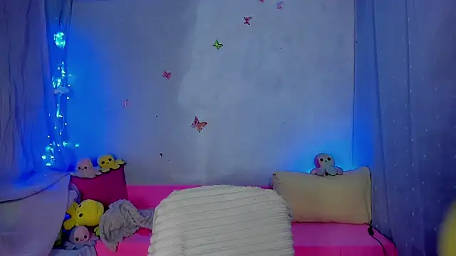 YourLizzyDoll webcam