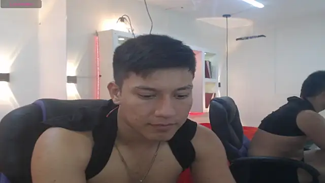 dominantboy4 (M twink) - cum show
