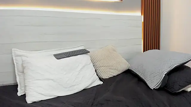 Lois_stone webcam