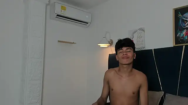 jacob_cum23 live cam on StripChat