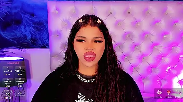 Keira_Fox31 webcam