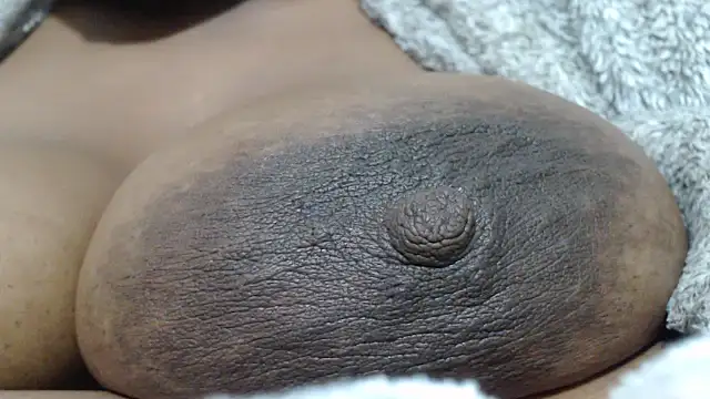 YummyMilkylanexxx webcam