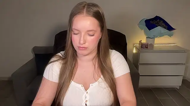 evamaddison (F young) - show tongue