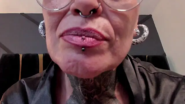 mistress_sandy (F mature) - show you my pussy