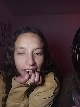 AlexxaAndRileyy webcam