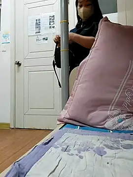 Laurie369 webcam