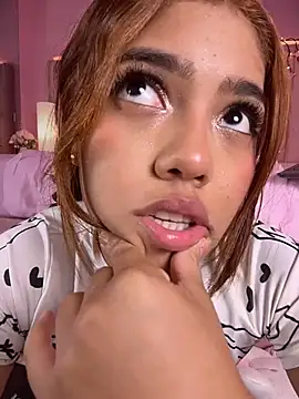 KellyOlsenbe live webcam show