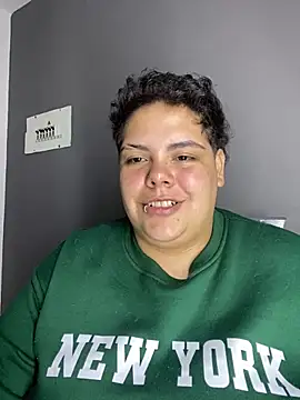 Hailey_Curvy webcam