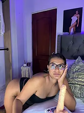 ema_zoe webcam