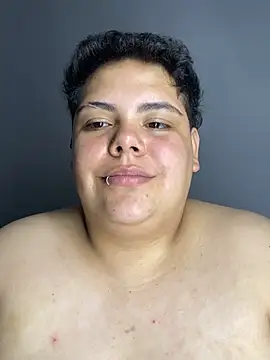 Hailey_Curvy webcam