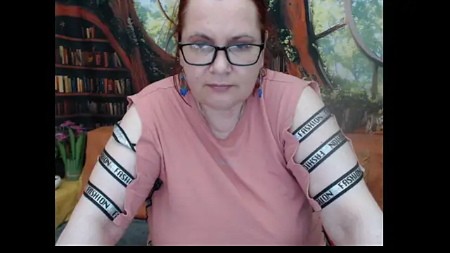 PlayfullMature webcam