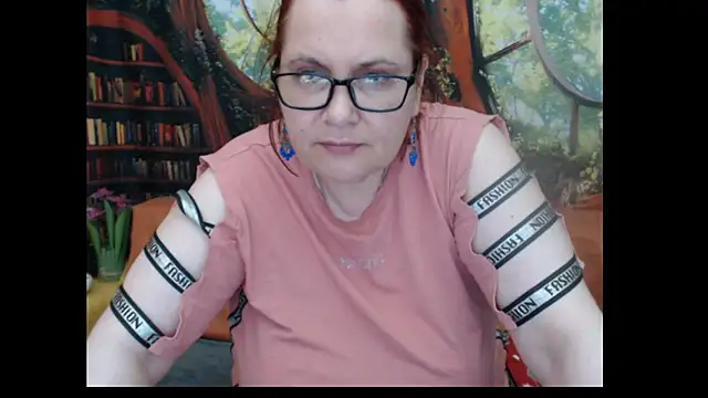 PlayfullMature webcam