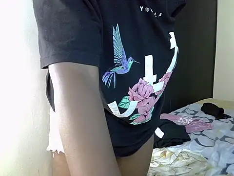 FlirtyMira webcam