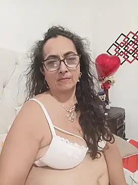 AlessandraLeroy webcam
