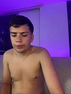 dylan_kattelive (G teen) - foot fetish