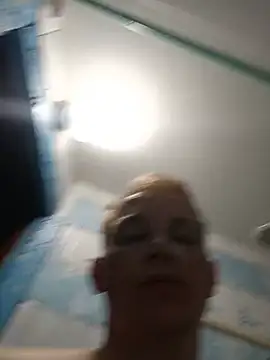 AlexKevinovv webcam