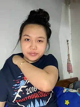 Almira6868 webcam