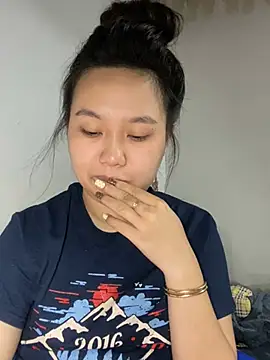 Almira6868 webcam
