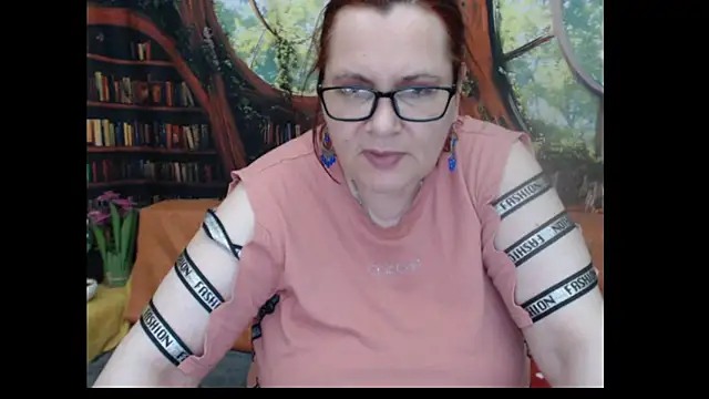 PlayfullMature webcam